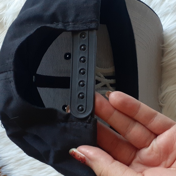 New York Yankees Iconic Black Baseball Snapback Cap Logo 7 - Picture 7 of 9